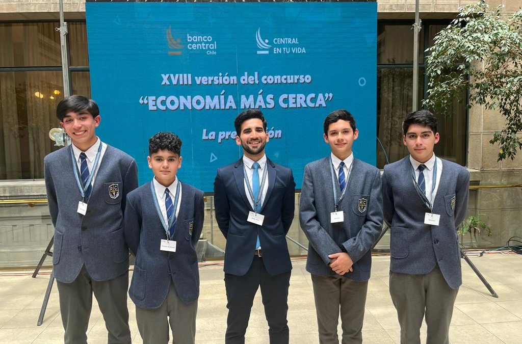 Ex alumno del Instituto de Historia PUCV gana primer lugar en concurso “Economía más cerca” 2022